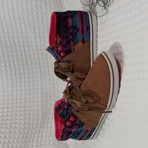 Vans Women's Aztec Tribal Suede/ Canvas Sneakers Size 5